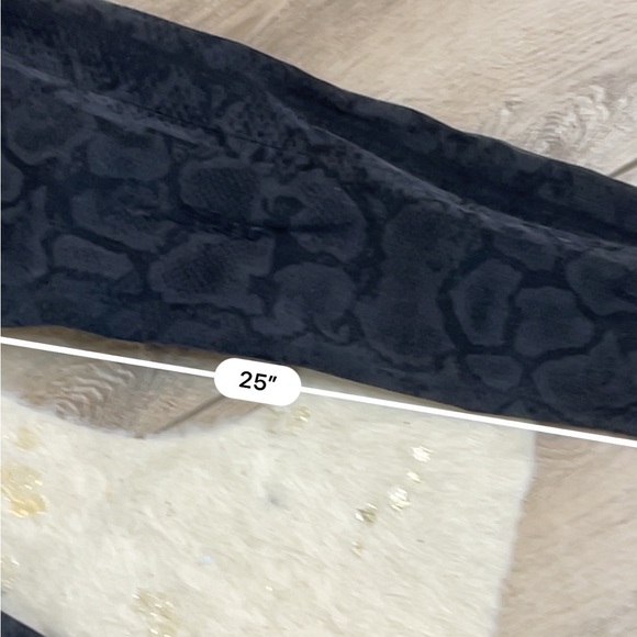 Zara mid rise black snake print skinny jeans - Picture 4 of 6